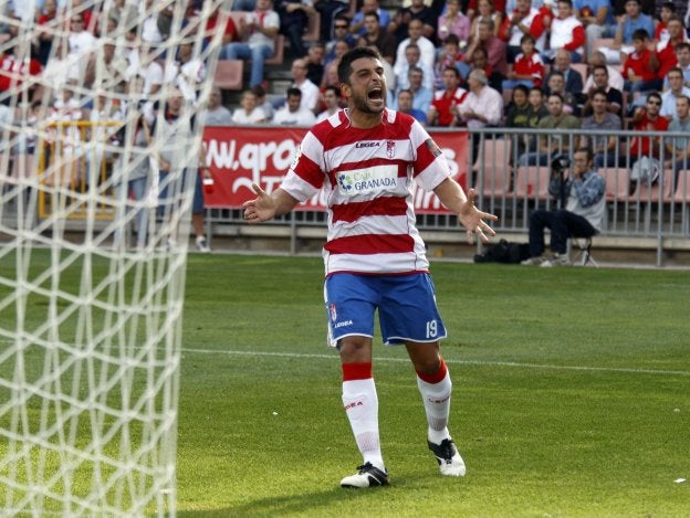 Tariq celebra con furia la consecución de un gol. :: g. molero