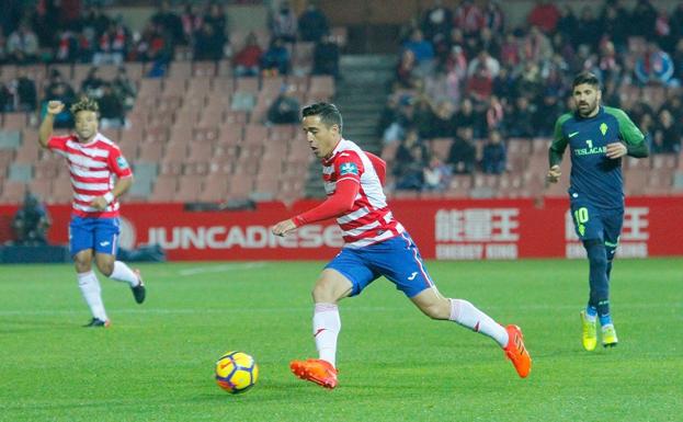 El Granada CF encuentra la rendija para liarla en Cádiz