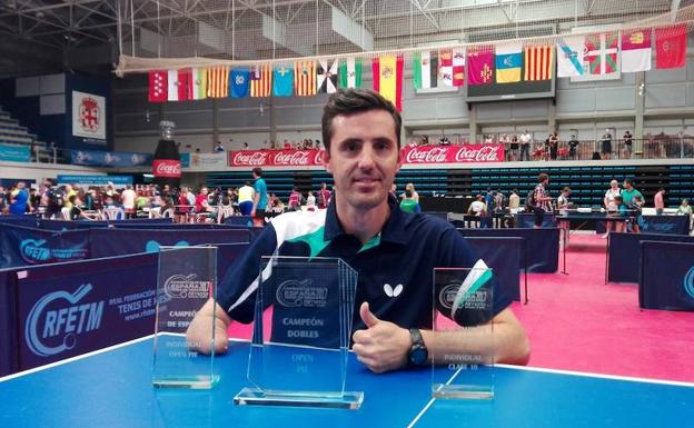 El palista accitano logra nuevos trofeos.