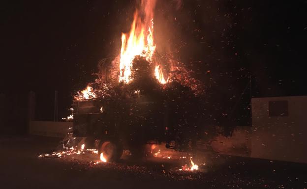 Incendian la ‘Carretá’ de Cogollos de Guadix