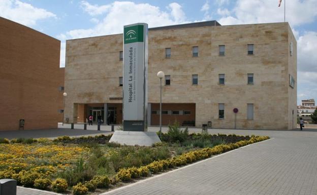 Vista exterior del Hospital La Inmaculada, en Huércal-Overa./IDEAL