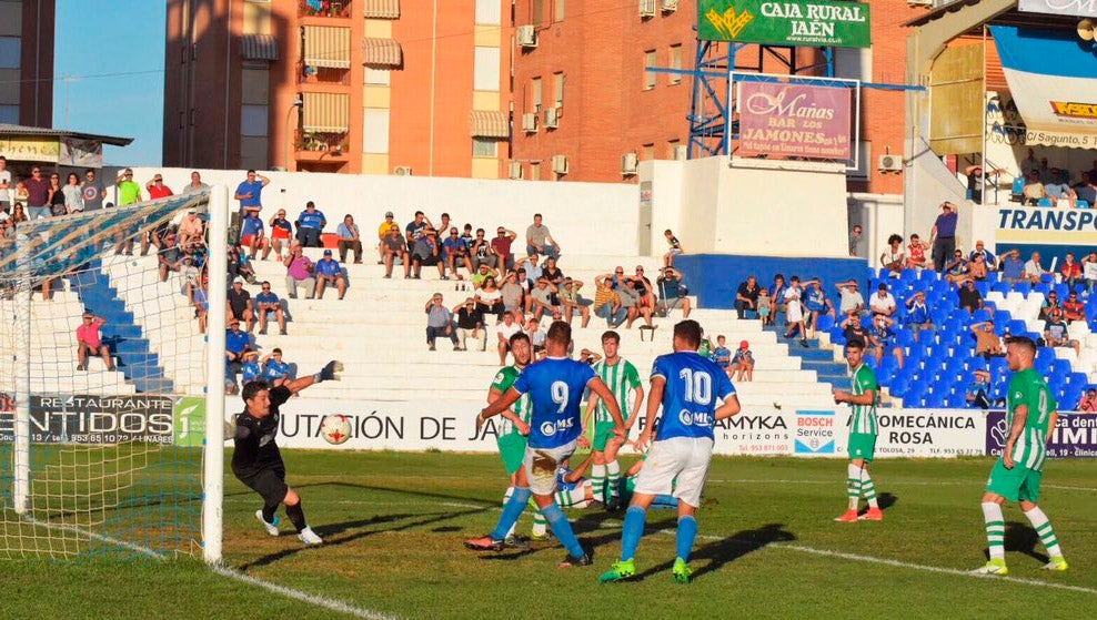 Javi López remata el tanto que abría el marcador