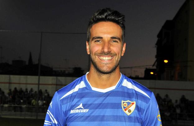 Joselu afronta el nuevo año con la ilusión de volver a vestirse de corto./ENRIQUE