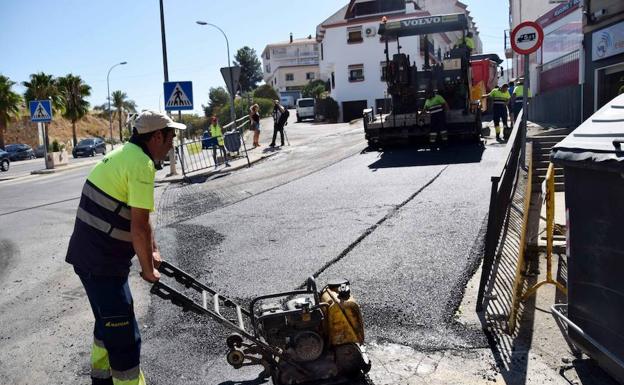 Asfaltado en calle Alcaudique.