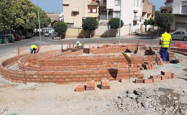 Obras en la glorieta de la plaza Padre Villoslada.