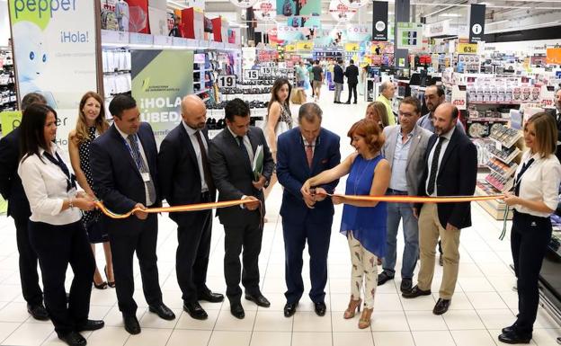 Presentación de la nueva estructura del hipermercado ubetense.