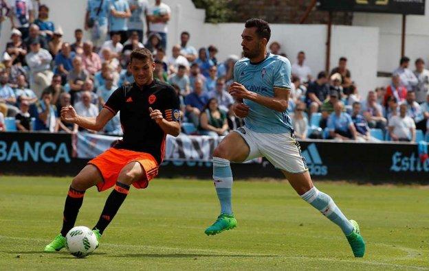 Borja Iglesias, en el partido del playoff de ascenso a Segunda División A jugado frente al Valencia Mestalla.