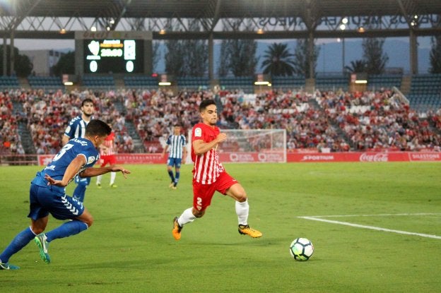 Fran Rodríguez, que se va de Pomares, hizo un gran partido frente al Lorca.