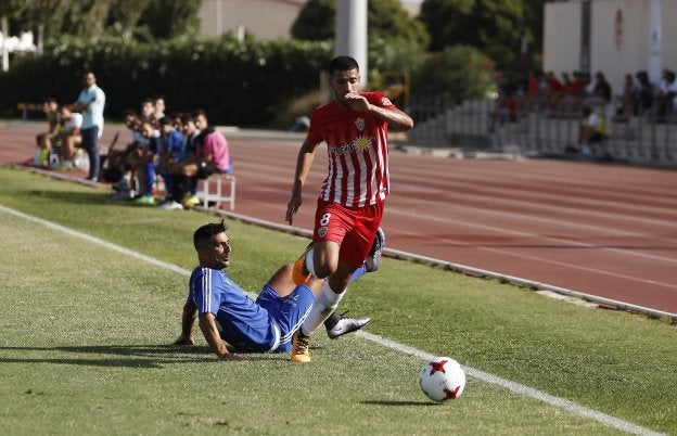 La reaparición de Álex Corredera es una de las novedades del filial para el partido de mañana./FELIPE ORTIZ