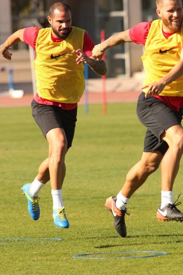 Nano, que vuela en el entrenamiento, habla de ser eficaces./J. J. A.