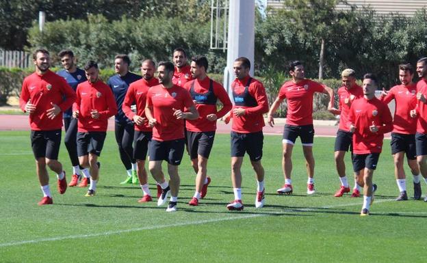 El Almería recupera a los internacionales, pero pierde a Owona