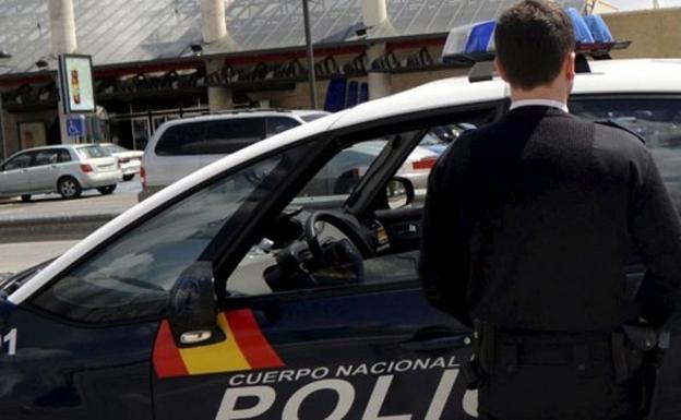 Secuestra y abusa de una niña de 8 años a la que convenció para que se subiera a su coche