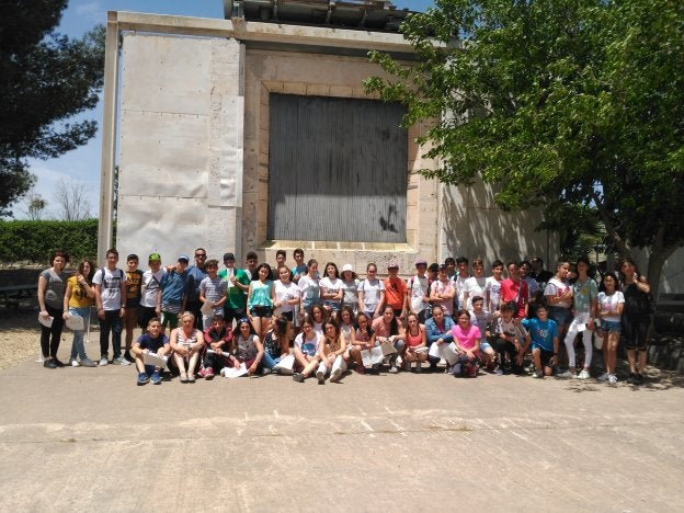 Uno de los grupos de estudiantes llegados desde todo el país./IDEAL