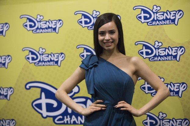 Sofia Carson, protagonista de los 'Los Descendientes 2', posa para las fotógrafos, ayer en Madrid. :: óscar chamorro