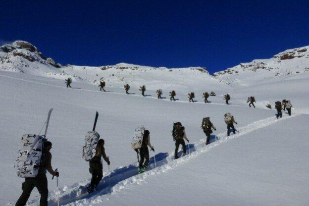 Alumnos de la Escuela Militar de Montaña, en una salida a la nieve.