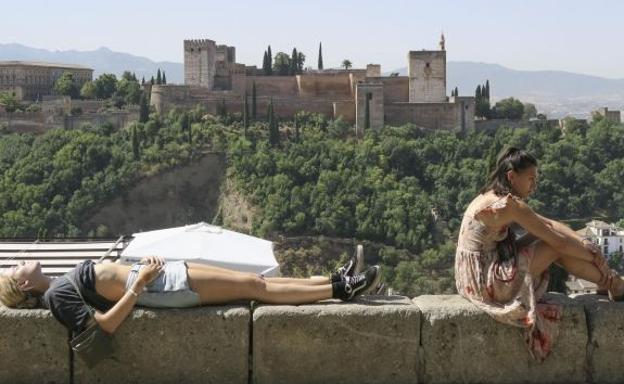 Granada vive el inicio de octubre con más calor de su historia
