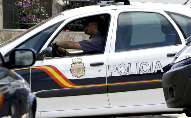 Un aparcacoches asesta varias puñaladas a un hombre que se negó a darle propina