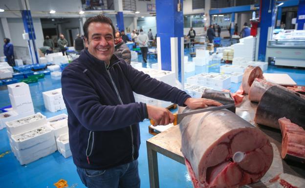 José Montalbán presume de aguja.