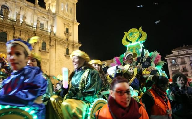 835 personas y 6.500 kilos de caramelos ya están preparados