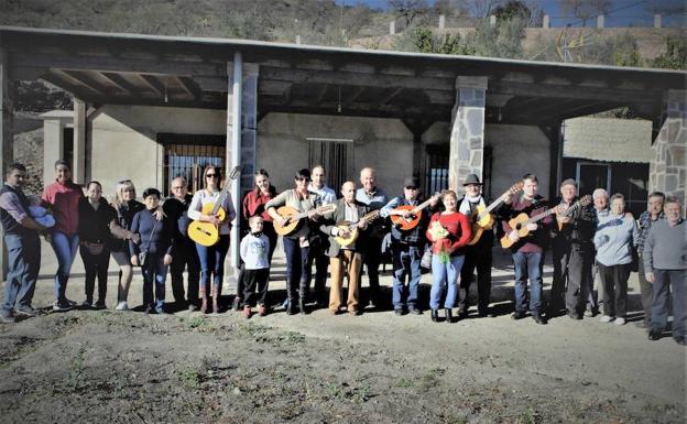 Nechite celebra el Baile de Ánimas para recaudar fondos para las fiestas en honor a la Virgen de la Antigua