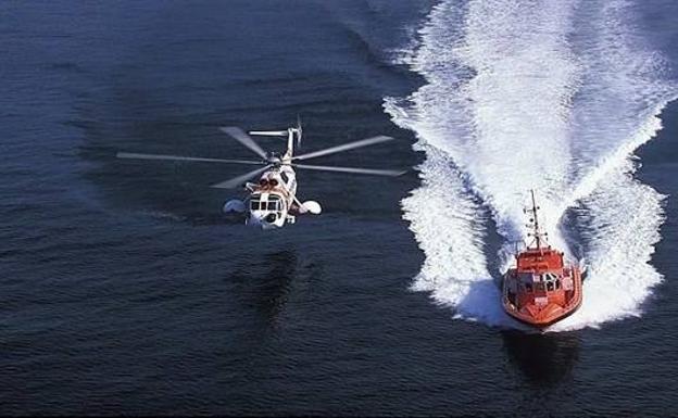 Una patera con 51 personas a bordo llega a la Isla de Alborán
