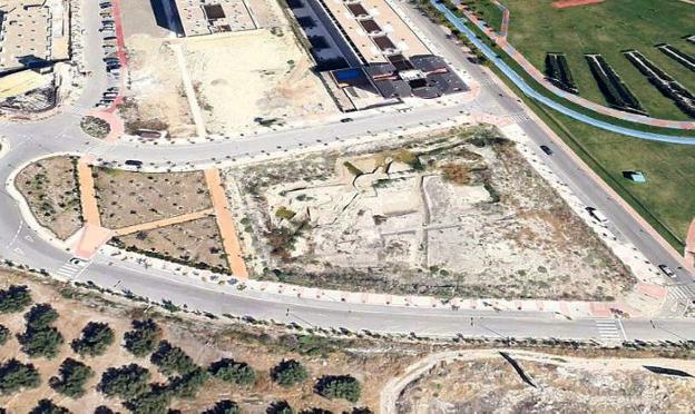 Abajo, el vial que será modificado para poder construir en el centro el Conservatorio de Música./IDEAL