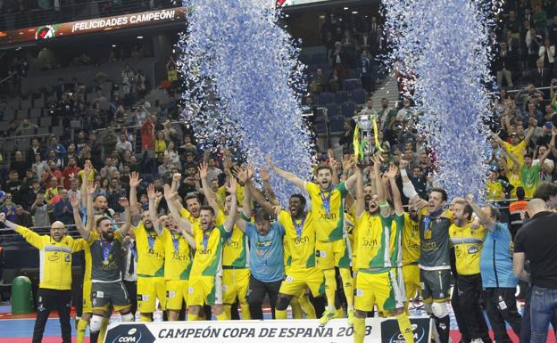 La lluvia obliga al Jaén FS a posponer las celebraciones por el título