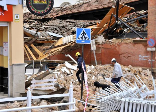 Imagen del mercado de Linares tras su derrumbe por los fuertes vientos. /IDEAL