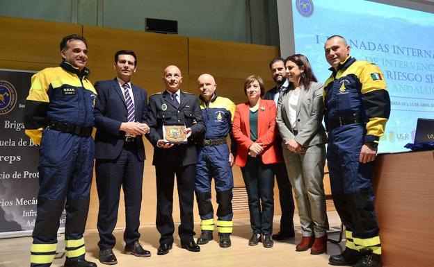 Bomberos italianos comparten sus experiencias sobre emergencias sísmicas en Granada
