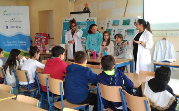 Aguasvira promueve el buen uso del agua entre más de 200 escolares de Atarfe