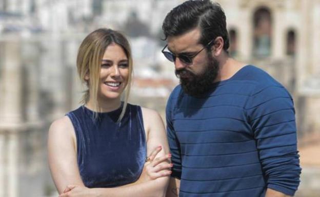 La foto que todo el mundo esperaba: el beso de Mario Casas y Blanca Suárez