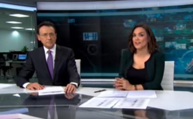 «Aquí estoy yo para salvarte», la última broma de Matías Prats en directo
