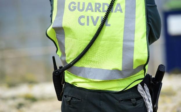 «Un padre muy digno: motero, guardia civil y padre adoptivo de un joven con una gran discapacidad»