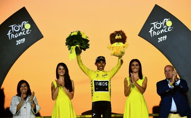 Egan Bernal con el maillot amarillo de campeón./Afp
