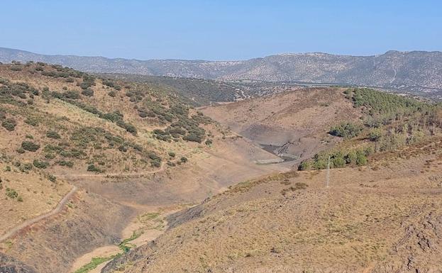 El Rumblar visto desde Baños de la Encina, sin casi agua.
