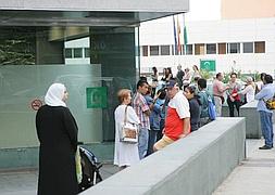 El fallo informático ha provocado colas en el Registro Civil. :: MULLOR/