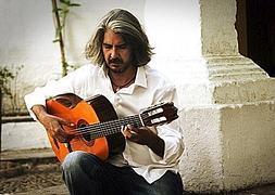 El guitarrista Miguel Ángel Cortés/
