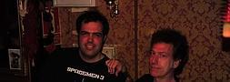 Jaime Gonzalo (derecha) junto a su editor Antón López. :: JJG/