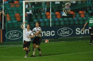 Dos salmantinos celebran un gol en la cuarta jornada de liga. /R. I./