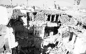 ESPELUZNANTE. Estado en el que quedaron los edificios derrumbados./