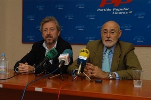 Gabino Puche y Antonio Martínez en la sede de Linares./E./