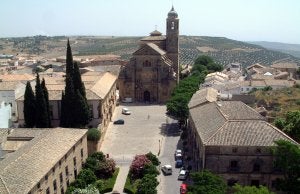La intención es eliminar los coches de la zona patrimonial de Úbeda. :: Román/