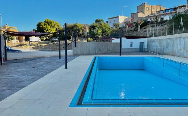 Berja pone a punto sus cuatro piscinas municipales para abrirlas el 1 de julio