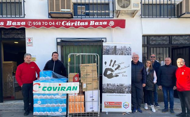 Donación de alimentos a Cáritas Baza 