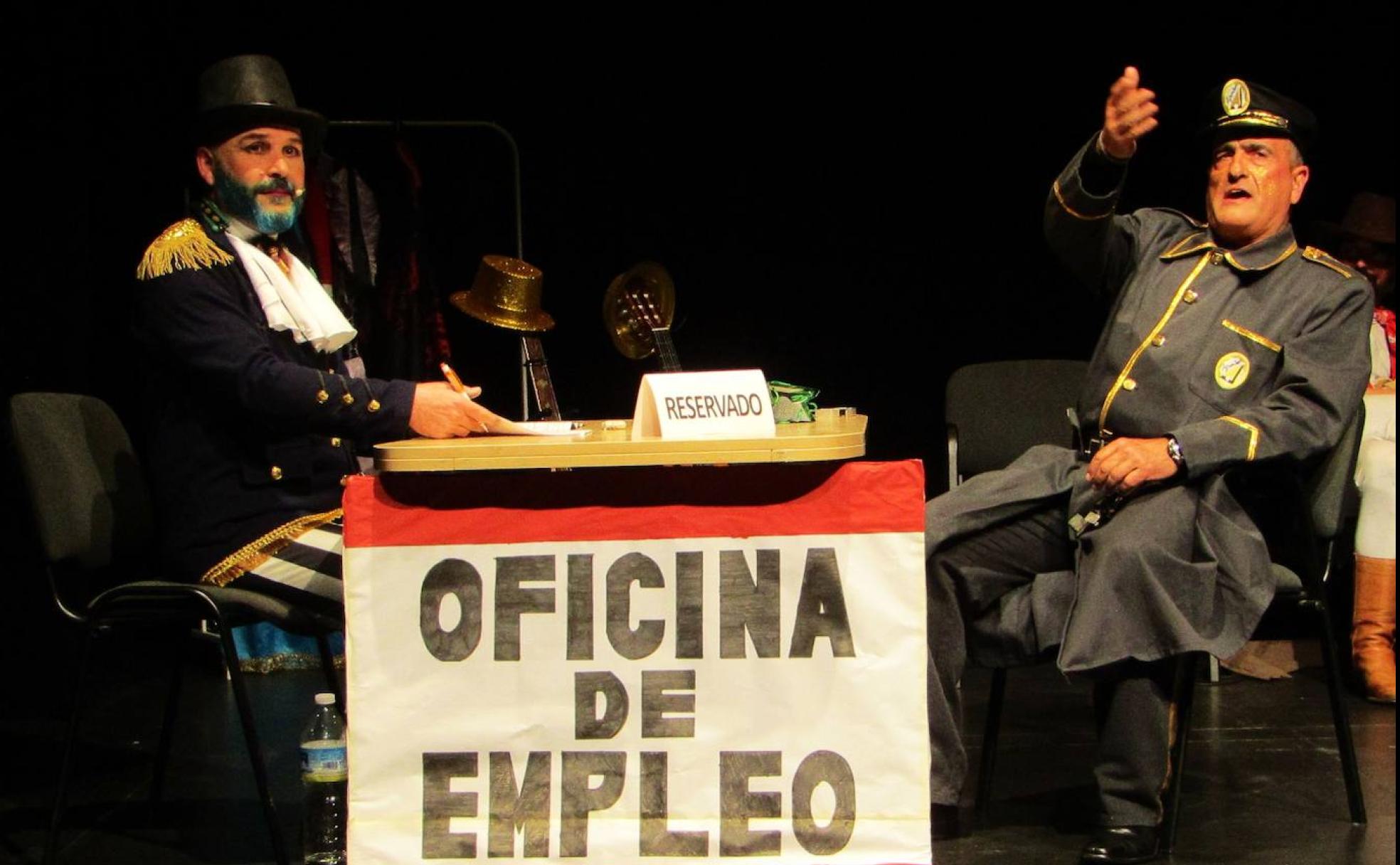 Antonio Gómez 'Choni' abre el 'baúl de sus febreros' para arrancar el  Carnaval | Loja - Ideal