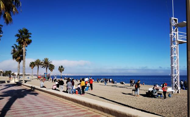 La playa de La Romanilla registró un ambiente tranquilo en Las Moragas de este año/Juanen sánchez