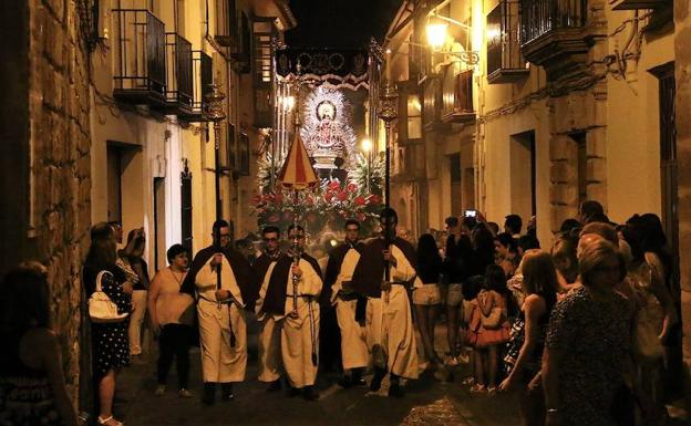 Anterior procesión de la Virgen de Guadalupe por las calles de Úbeda./ROMÁN