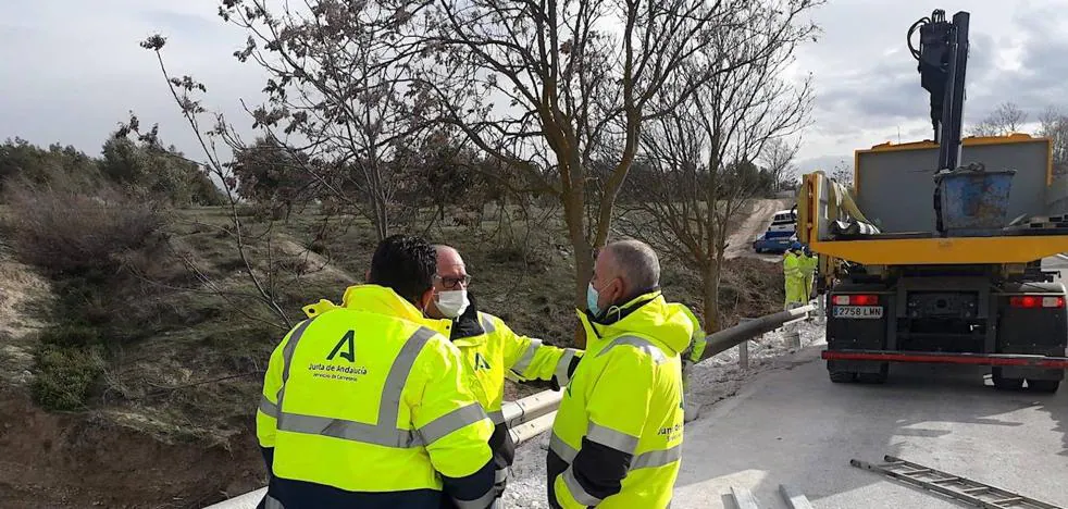 Fomento impulsa obras en la A-6105 en Úbeda para mejorar los taludes, el firme y el drenaje