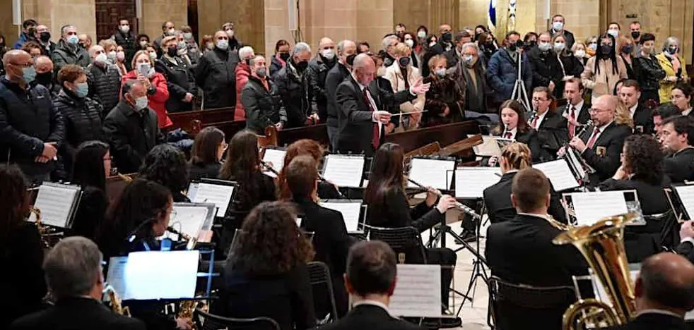 La Agrupación Musical Ubetense interpretó marchas cofrades en Santa María