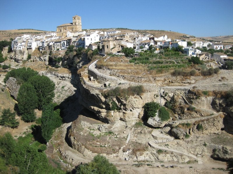 12 pueblos preciosos que visitar en granada durante el puente | Ideal